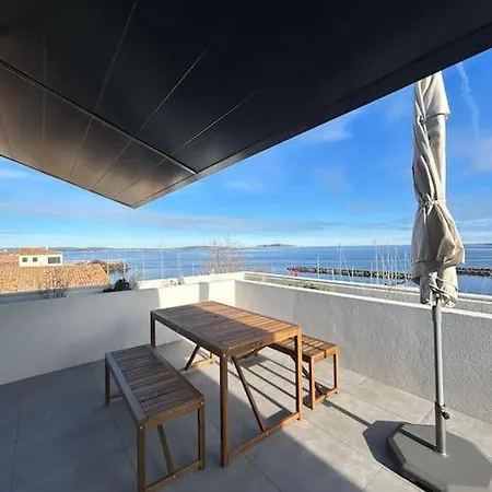 Ocean Gate By Avecoeur *