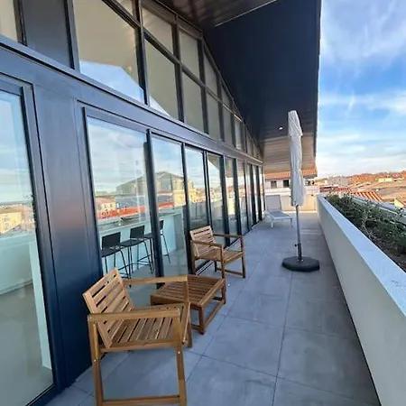 Ocean Gate Apartment *